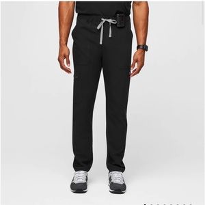 FIGS Men’s Cairo Cargo Scrub Pants 🖤